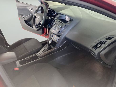 Used 2017 Ford Focus SE FWD image 29