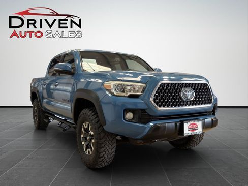 Used 2019 Toyota Tacoma TRD Off-Road AWD/4WD image 7