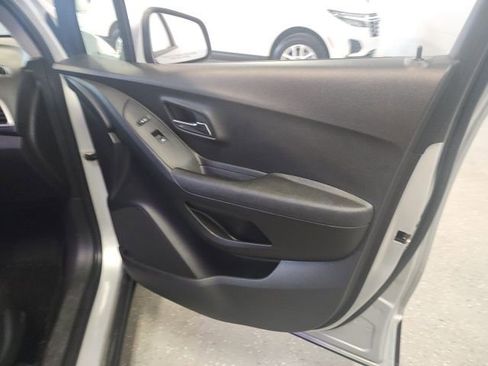 Used 2019 Chevrolet Trax LS w/ Tint and Cruise Package image 22