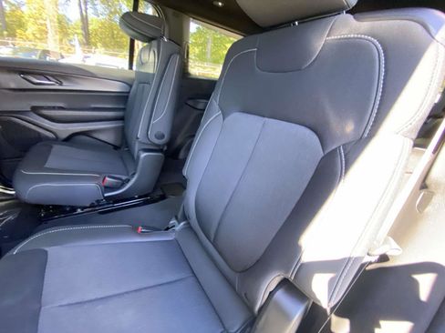 New 2025 Jeep Grand Cherokee L Laredo image 20