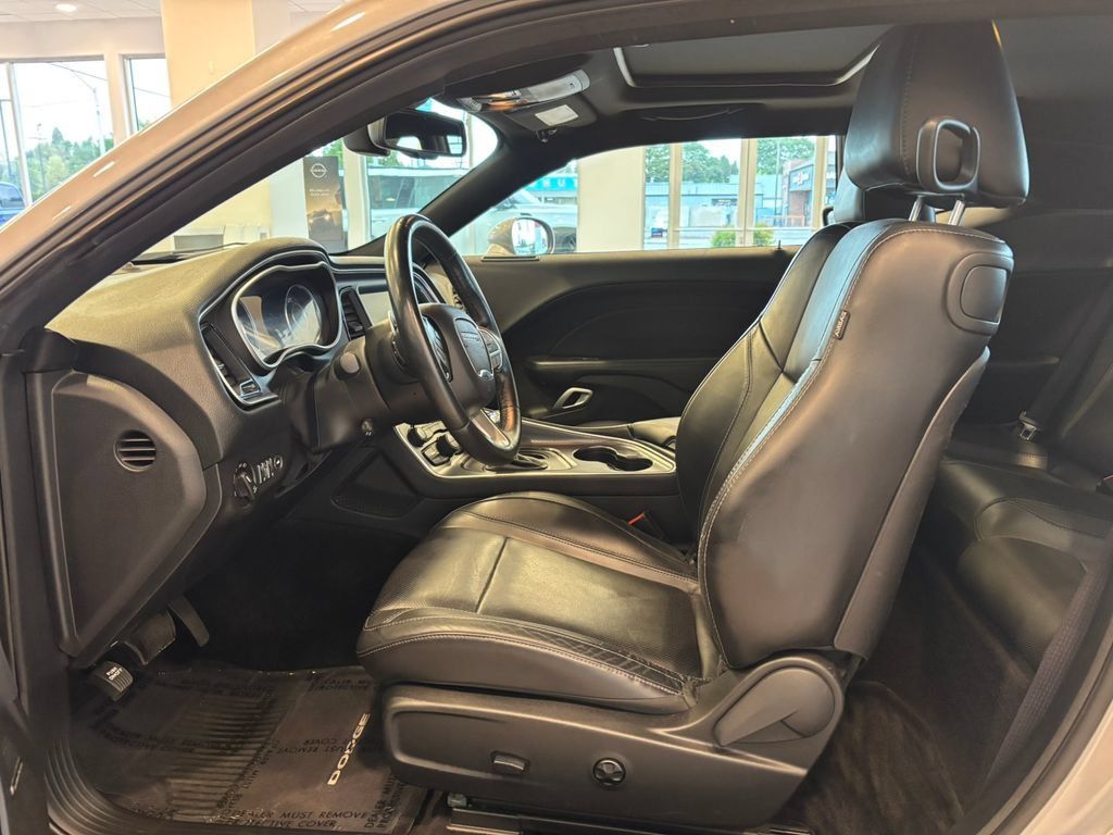 Used 2015 Dodge Challenger R/T w/ Quick Order Package 28D R/T RWD image 13