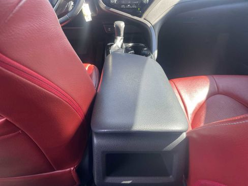 Used 2019 Toyota Camry SE image 21