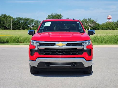 Used 2025 Chevrolet Silverado 1500 LT image 2