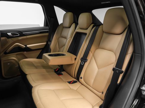 Certified 2015 Porsche Cayenne Diesel AWD/4WD image 41