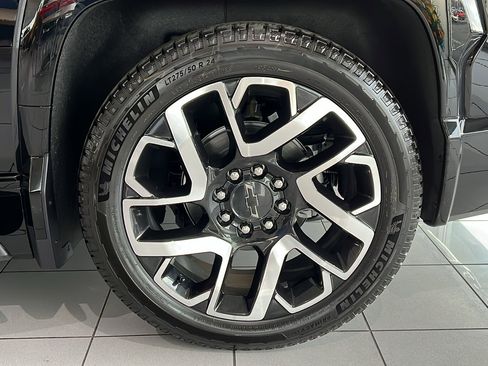 New 2024 Chevrolet Silverado EV RST image 8
