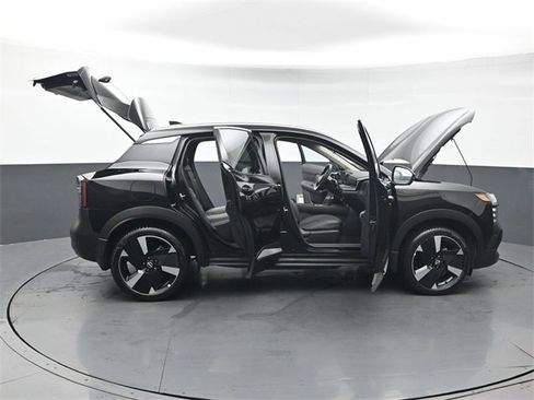 Used 2025 Nissan Kicks SR image 52