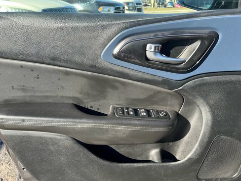 Used 2016 Chrysler 200 S w/ Comfort Group AWD/4WD image 8