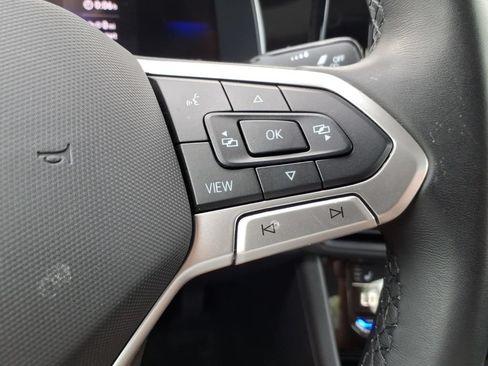Used 2025 Volkswagen Jetta SE w/ Sunroof Package FWD image 32