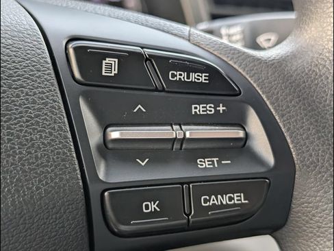 Used 2020 Hyundai Elantra SE FWD image 18
