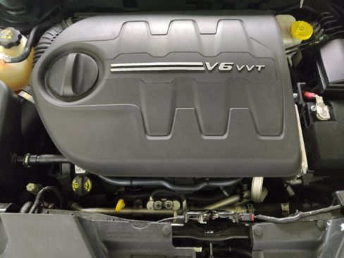 Used 2018 Jeep Cherokee Limited FWD image 30