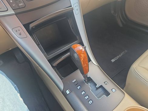 Used 2009 Hyundai Sonata Limited FWD image 19