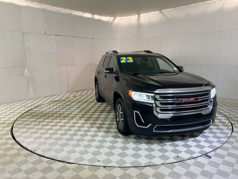 Used 2023 GMC Acadia SLE w/ Driver Convenience Package FWD image 1