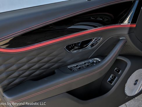 Used 2024 Bentley Flying Spur W12 image 20