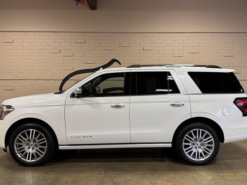 Used 2022 Ford Expedition Platinum AWD/4WD image 6