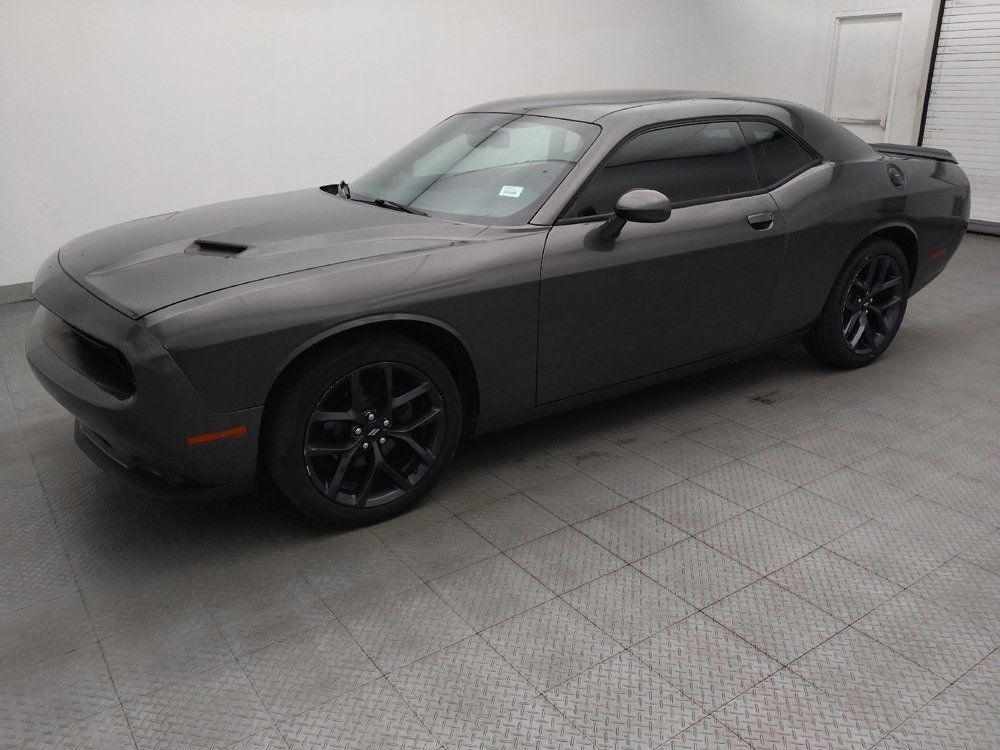 Used 2019 Dodge Challenger SXT w/ Blacktop Package RWD image 2