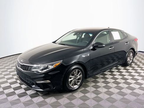 Used 2020 Kia Optima LX image 4
