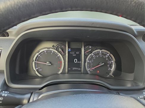 Used 2023 Toyota 4Runner TRD Off-Road Premium image 16