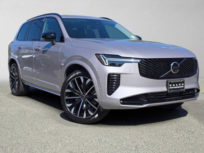 New 2026 Volvo XC90 T8 Ultra w/ Lounge Package