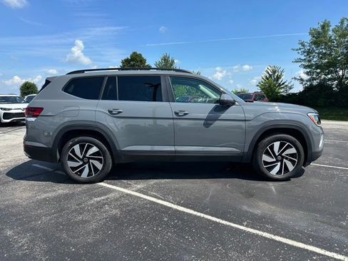 Used 2025 Volkswagen Atlas SE AWD/4WD image 8