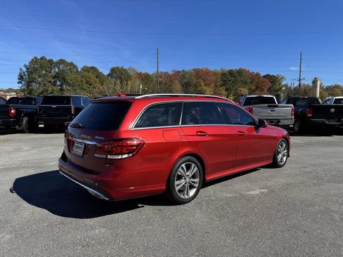 Used 2014 Mercedes-Benz E 350 4MATIC Wagon image 4