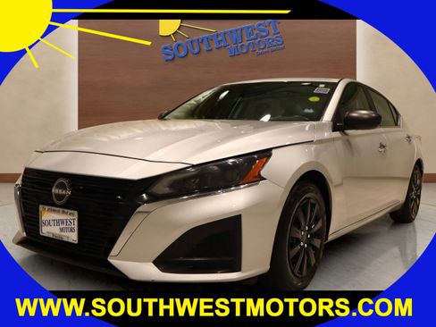 Used 2024 Nissan Altima 2.5 S image 1