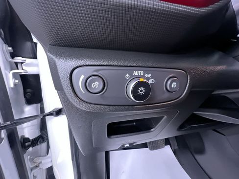 Used 2021 Chevrolet TrailBlazer RS w/ Sun and Liftgate Package AWD/4WD image 16