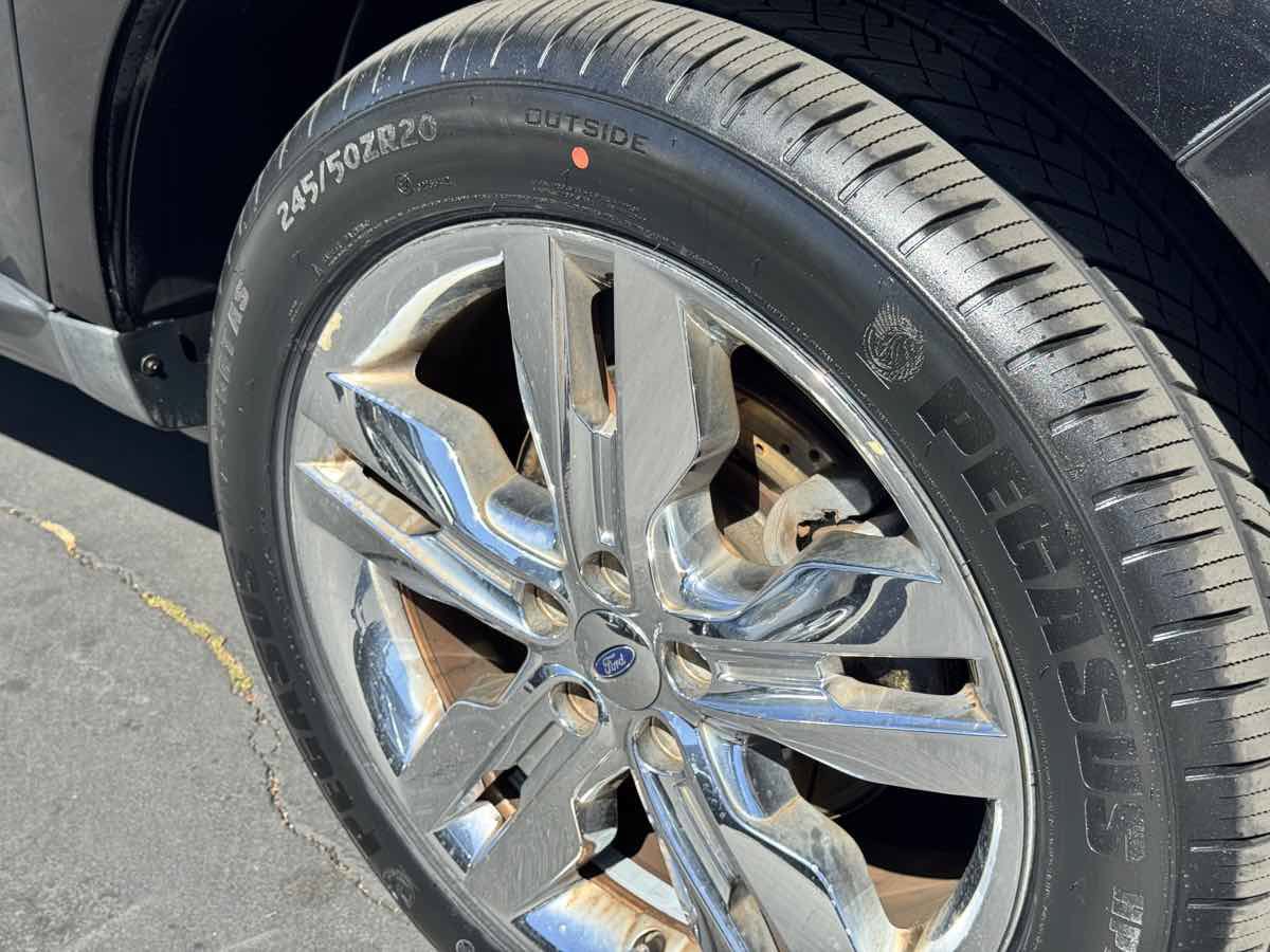 Used 2013 Ford Edge SEL FWD image 22