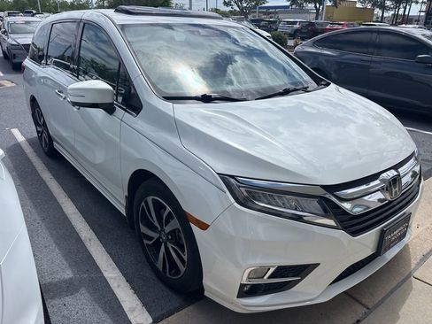 Used 2020 Honda Odyssey Elite image 2