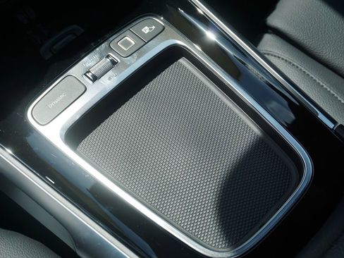 New 2025 Mercedes-Benz GLB 250 4MATIC image 39