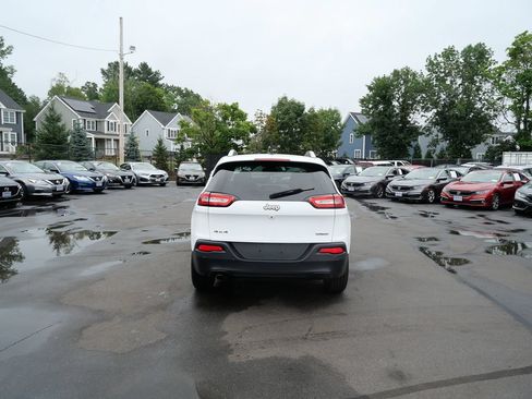 Used 2016 Jeep Cherokee Latitude w/ Safety/Convenience Group AWD/4WD image 4