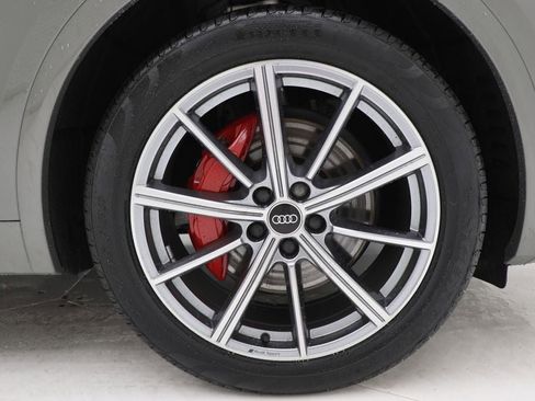 Used 2024 Audi Q5 e Premium Plus w/ Premium Plus Package image 9