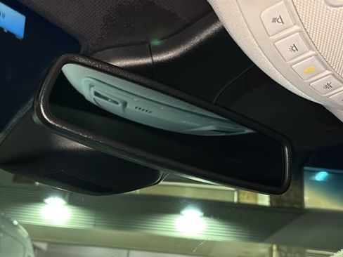 Used 2019 Ford Edge SE image 23