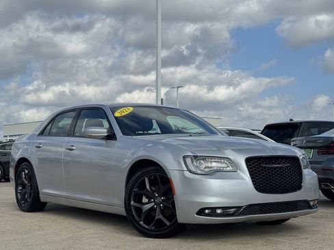 Used 2023 Chrysler 300 S image 2
