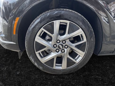 Used 2025 Cadillac Optiq Luxury 2 w/ LPO, Floor Liner Package AWD/4WD image 32