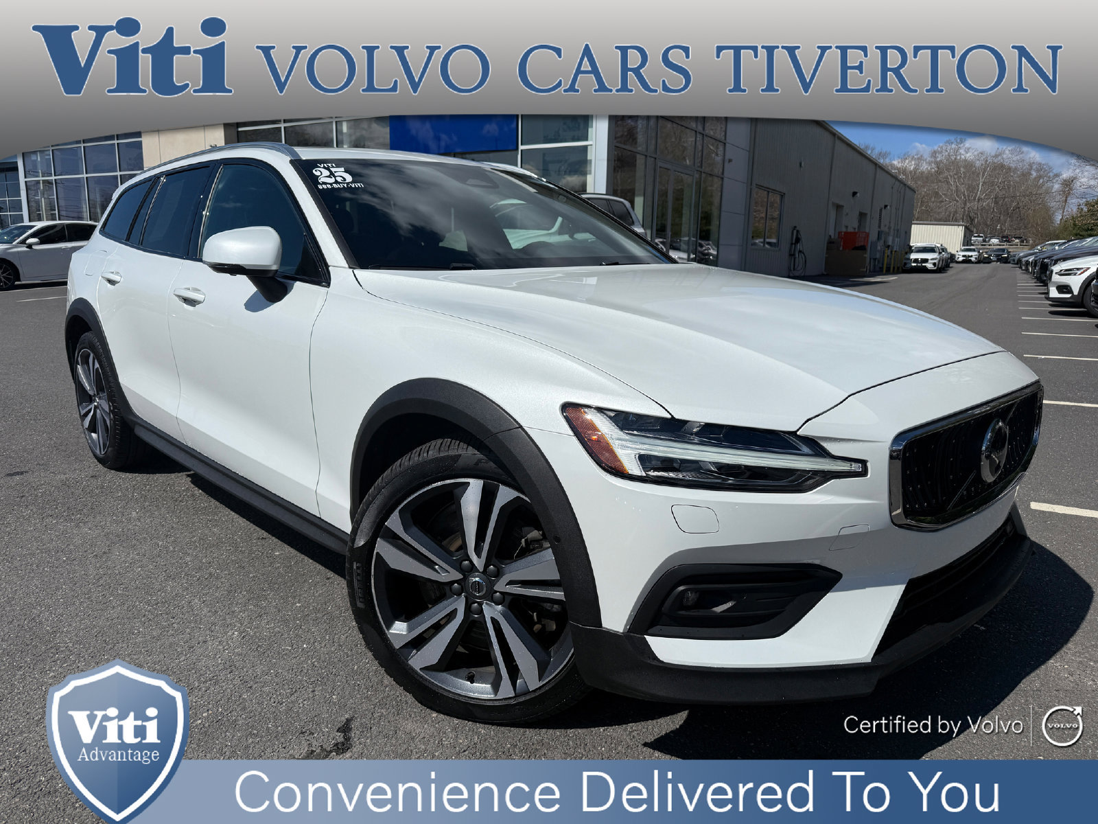 Certified 2025 Volvo V60 B5 Cross Country Plus AWD/4WD image 1