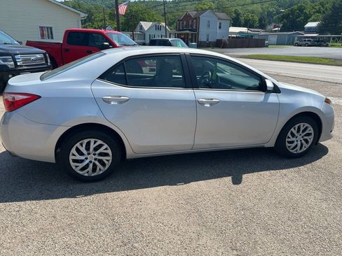 Used 2017 Toyota Corolla LE FWD image 4