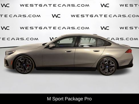 Used 2024 BMW i5 eDrive40i w/ M Sport Package image 5
