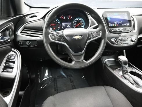 Used 2022 Chevrolet Malibu LT FWD image 14