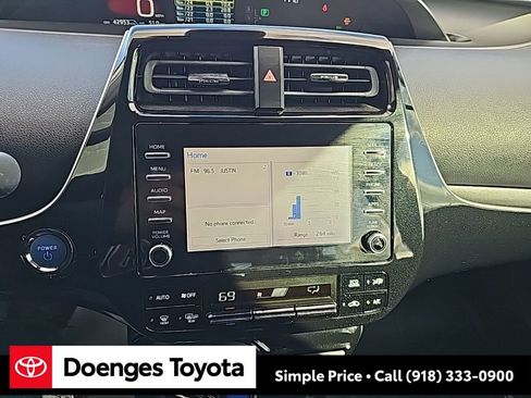 Used 2020 Toyota Prius LE image 24