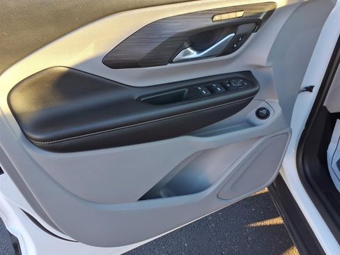 Used 2022 GMC Terrain SLT image 14