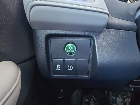 Used 2021 Honda HR-V LX image 16