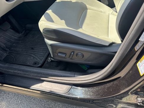 Certified 2023 Kia Sportage EX AWD/4WD image 15