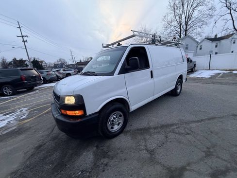 Used 2020 Chevrolet Express 2500 2500 3dr Cargo Van w/ Driver Convenience Package image 27
