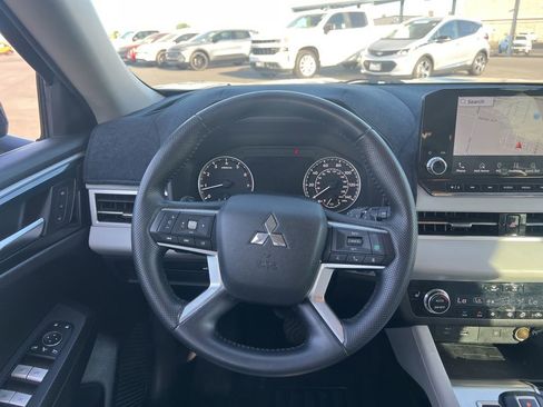 Used 2022 Mitsubishi Outlander SEL image 15