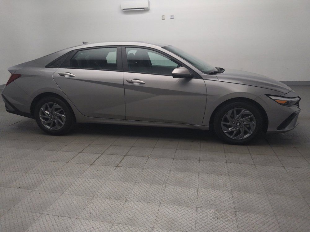 Used 2024 Hyundai Elantra SEL FWD image 11