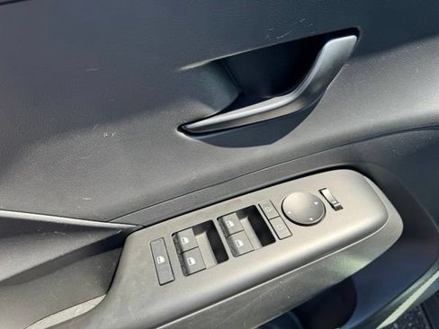 Used 2025 Hyundai Kona SEL FWD image 22