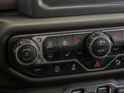 Used 2021 Jeep Wrangler Unlimited Sport AWD/4WD image 32