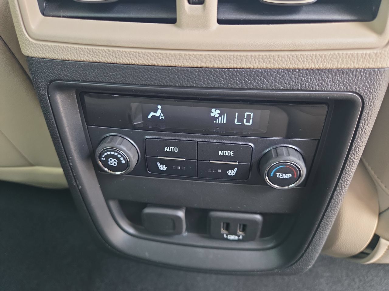 Used 2020 Buick Envision Essence w/ Experience Buick Package AWD/4WD image 23