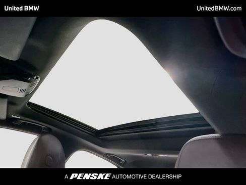 Used 2020 BMW 330i xDrive Sedan w/ Premium Package image 12