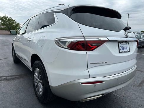 Used 2023 Buick Enclave Essence w/ LPO, Floor Liner Package FWD image 4